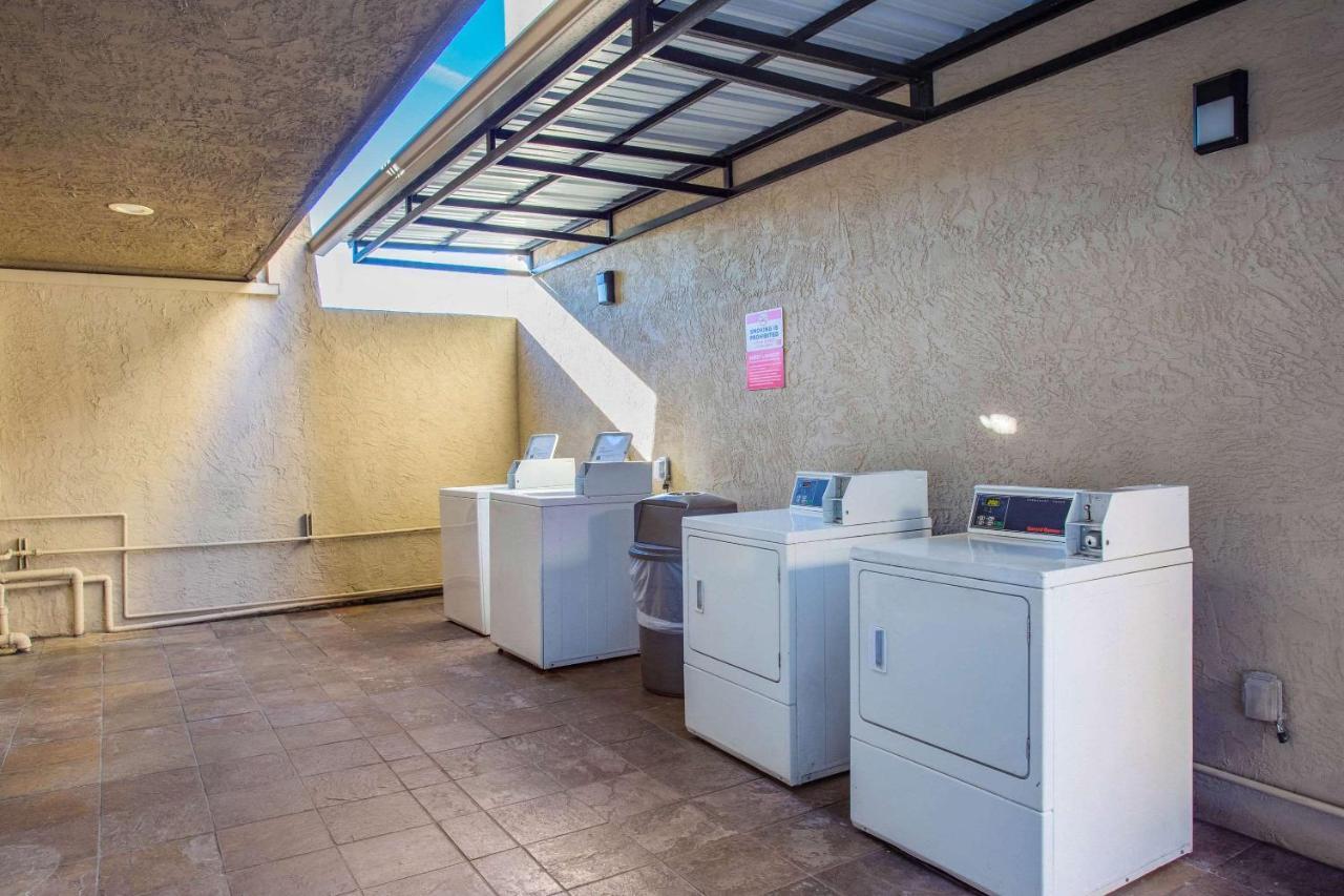 Econo Lodge Inn & Suites Escondido Downtown Εξωτερικό φωτογραφία