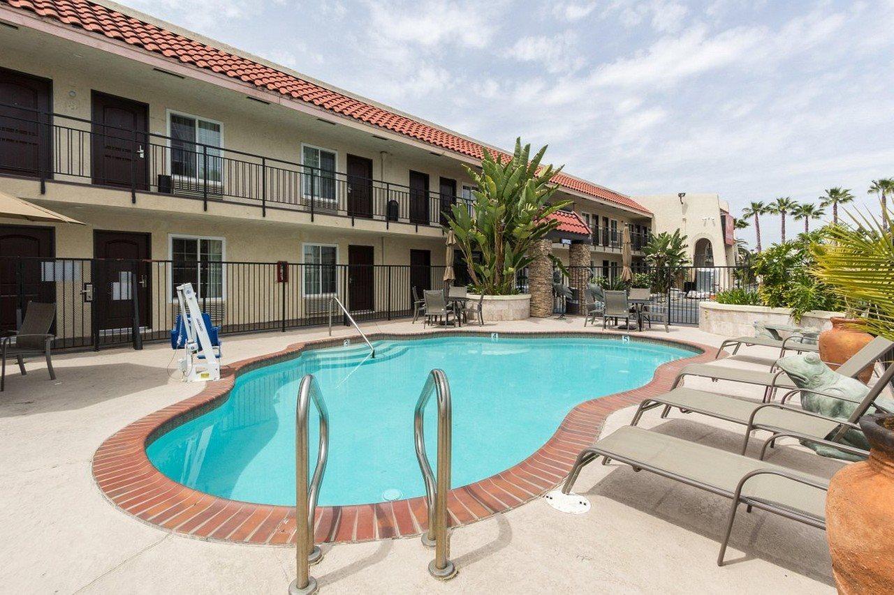 Econo Lodge Inn & Suites Escondido Downtown Εξωτερικό φωτογραφία