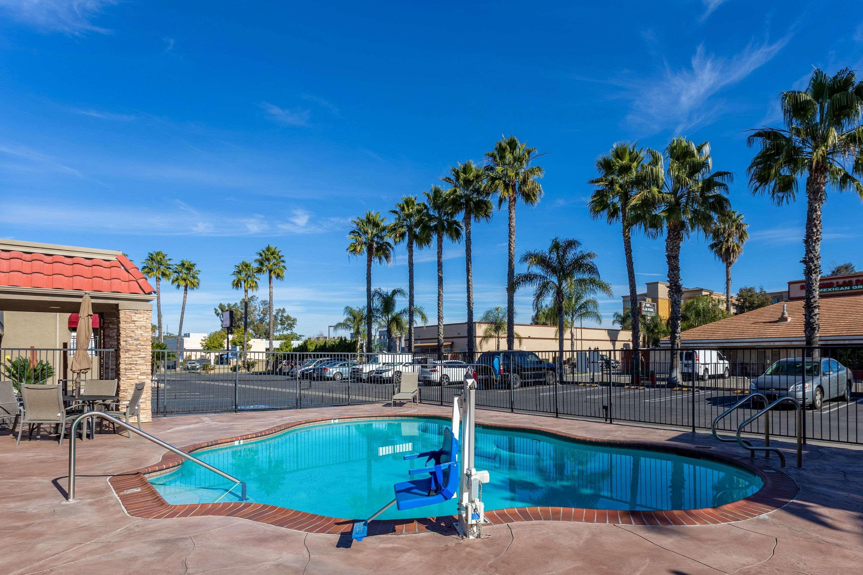 Econo Lodge Inn & Suites Escondido Downtown Εξωτερικό φωτογραφία