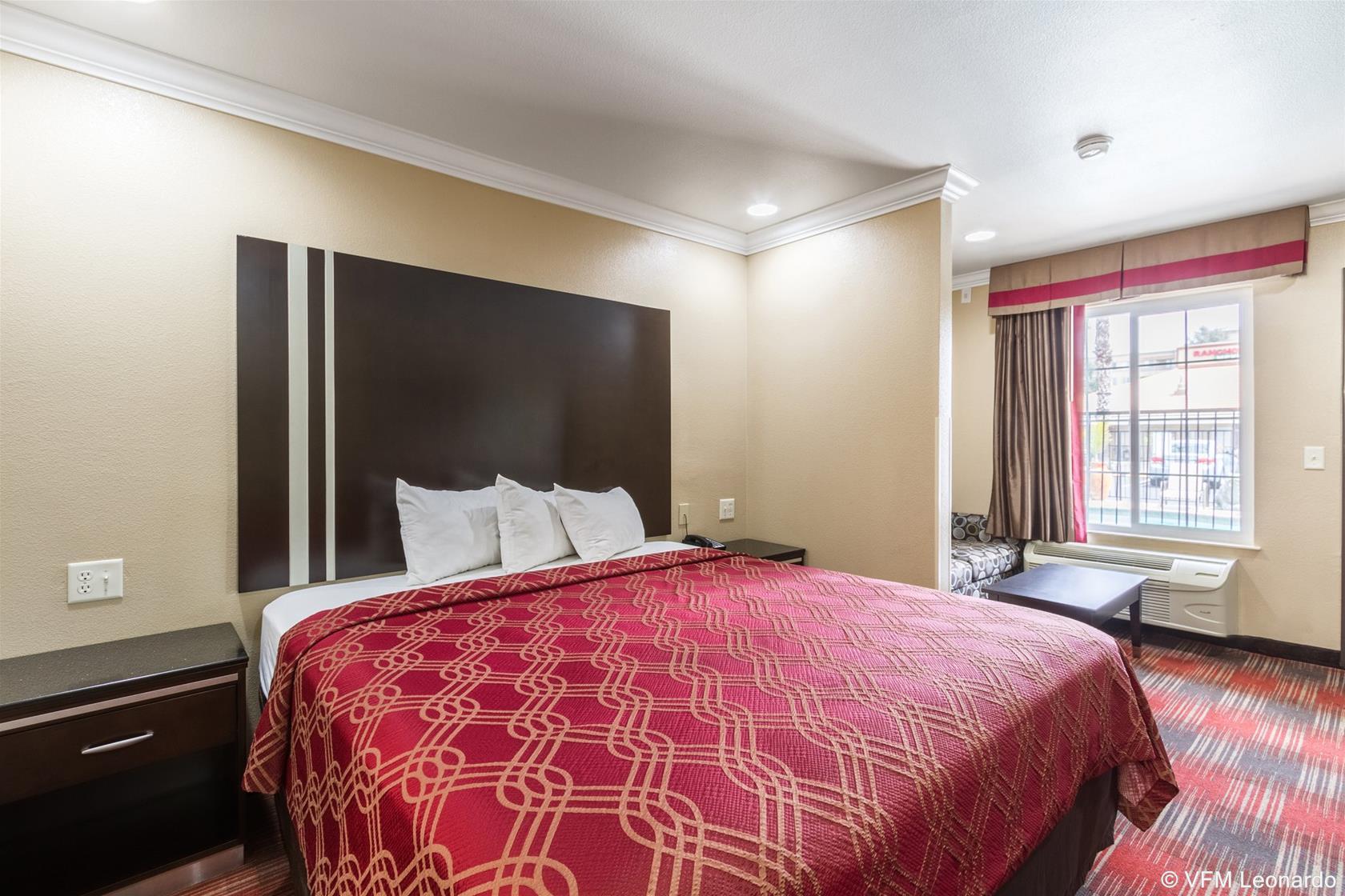 Econo Lodge Inn & Suites Escondido Downtown Εξωτερικό φωτογραφία