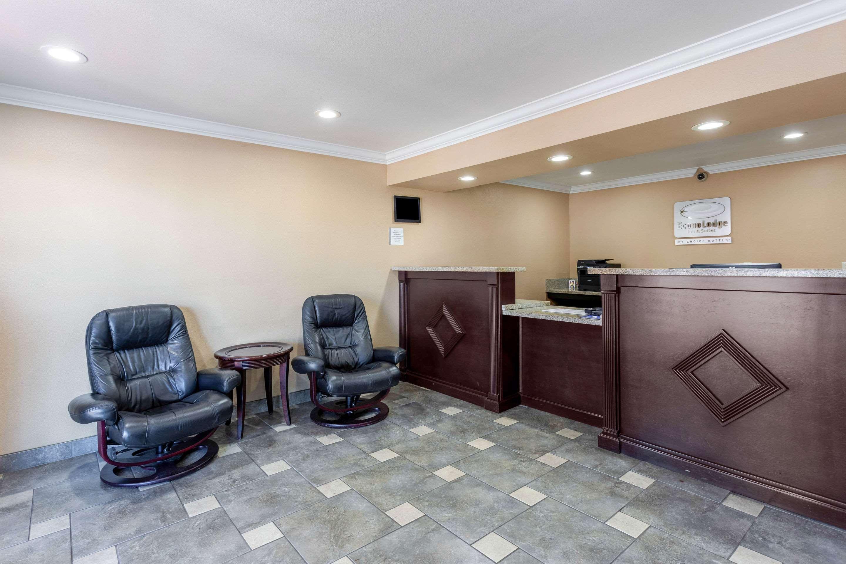 Econo Lodge Inn & Suites Escondido Downtown Εξωτερικό φωτογραφία
