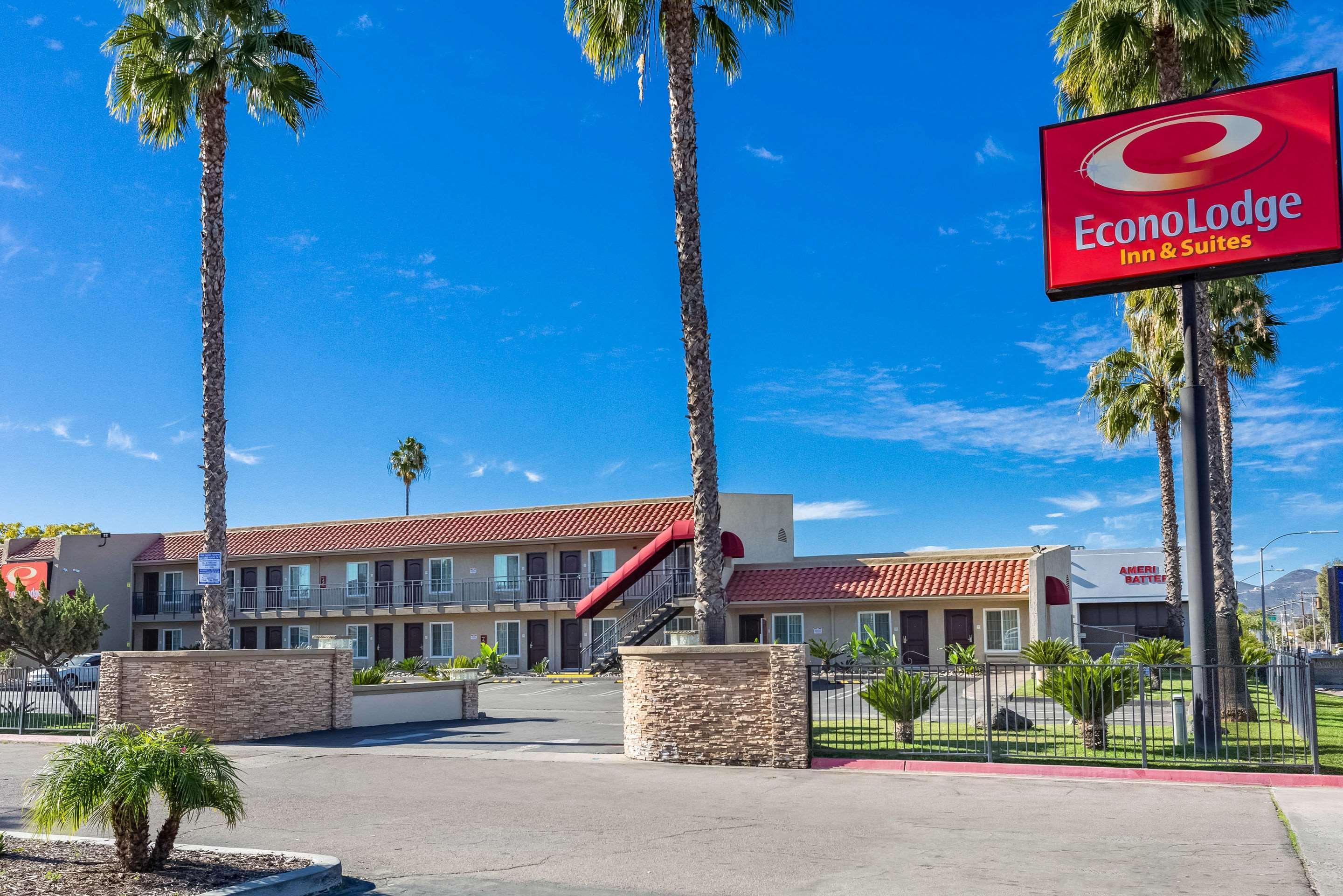 Econo Lodge Inn & Suites Escondido Downtown Εξωτερικό φωτογραφία