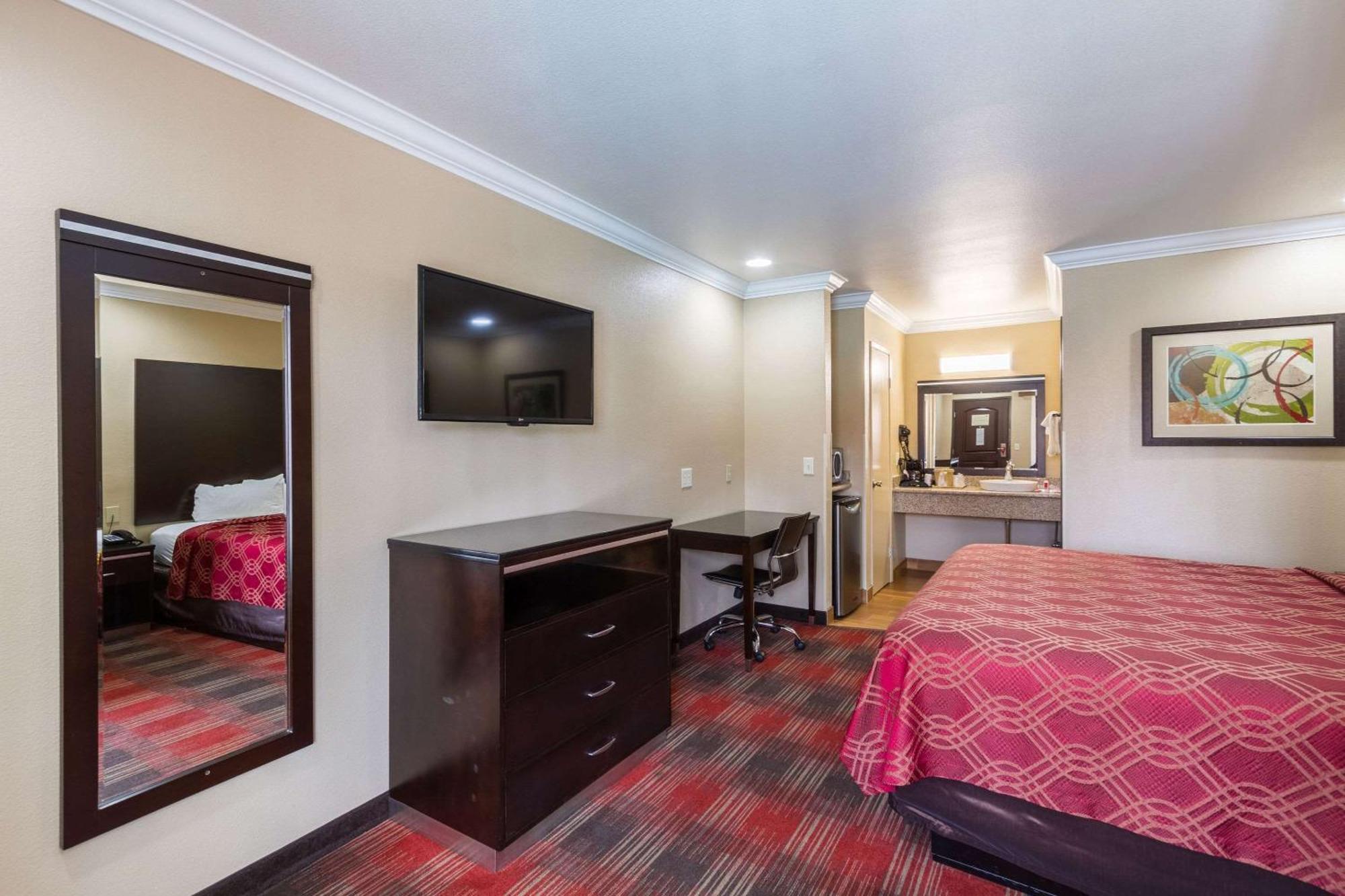 Econo Lodge Inn & Suites Escondido Downtown Εξωτερικό φωτογραφία